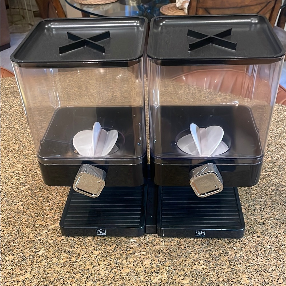 Dual Black and Clear Dispenser